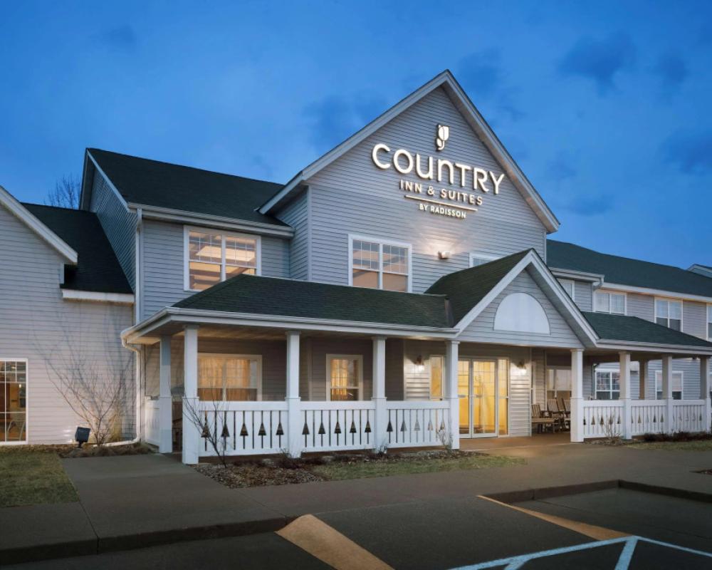 Country Inn & Suites by Radisson, Grinnell, IA