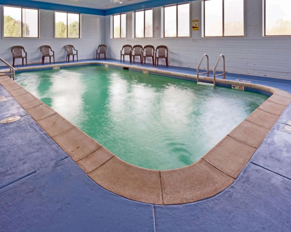 Super 8 by Wyndham DeKalb IL