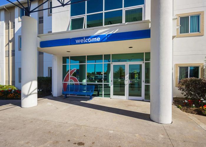 Motel 6 Whitby, ON - Toronto East