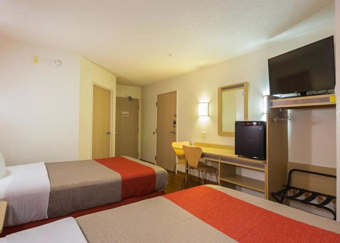 Motel 6 Whitby, ON - Toronto East