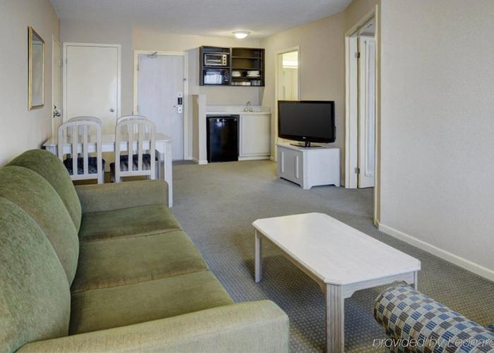 Quality Suites Whitby
