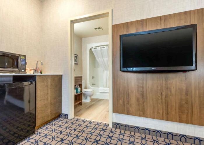 Quality Suites Whitby