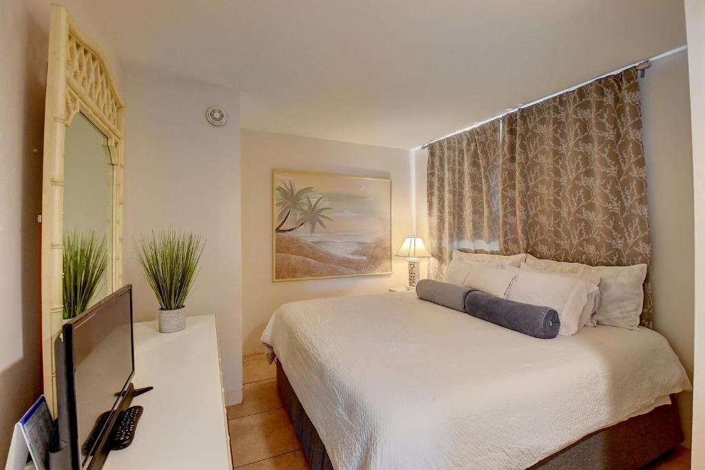 Tropic Isle Beach Resort