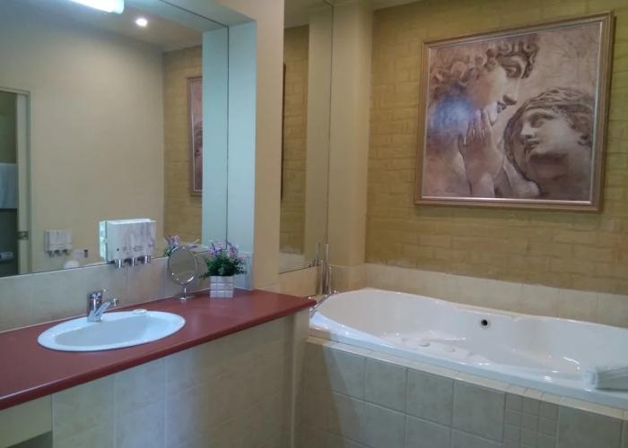 Madison Spa Motel - Adults Only