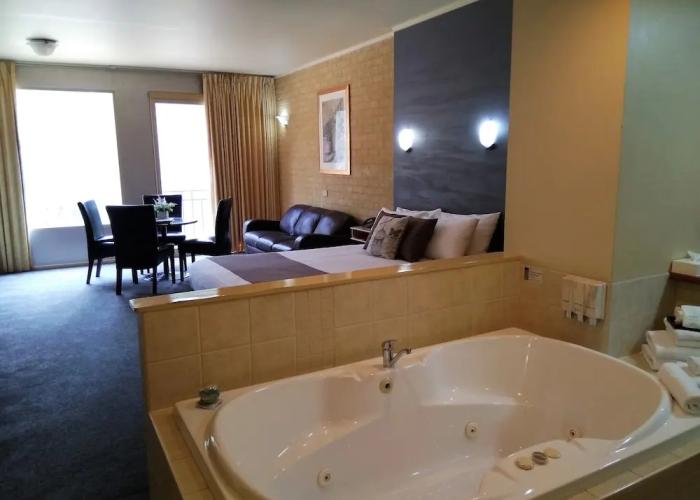 Madison Spa Motel - Adults Only