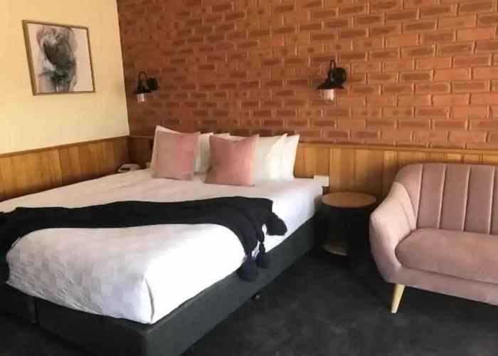 Golden River Motor Inn
