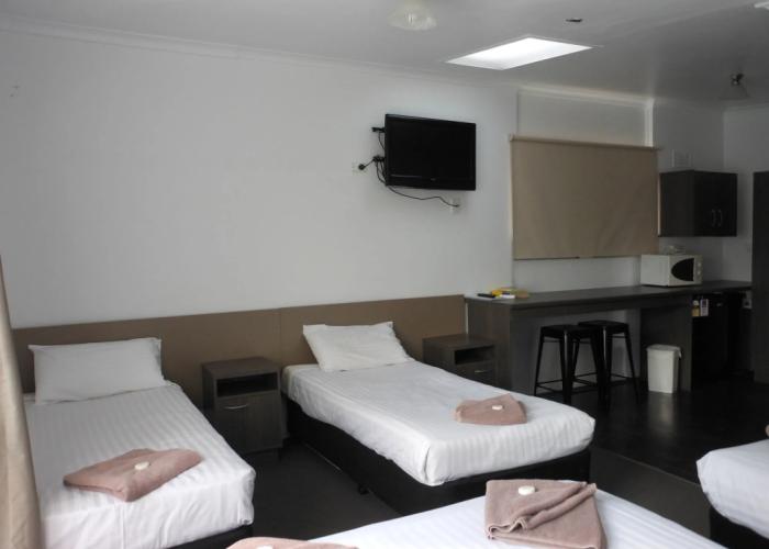 Parkway Motel