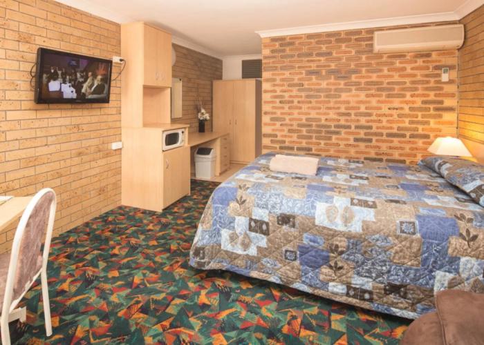 Settlers Motor Inn