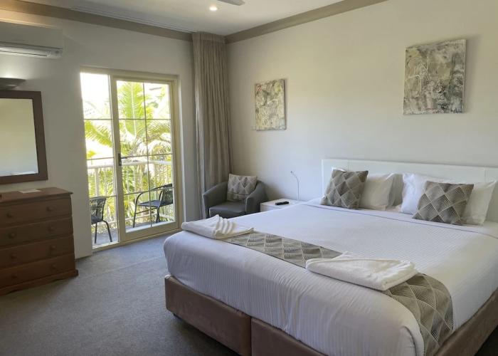 Oasis Inn Ulladulla - Guest 18 Years and Older