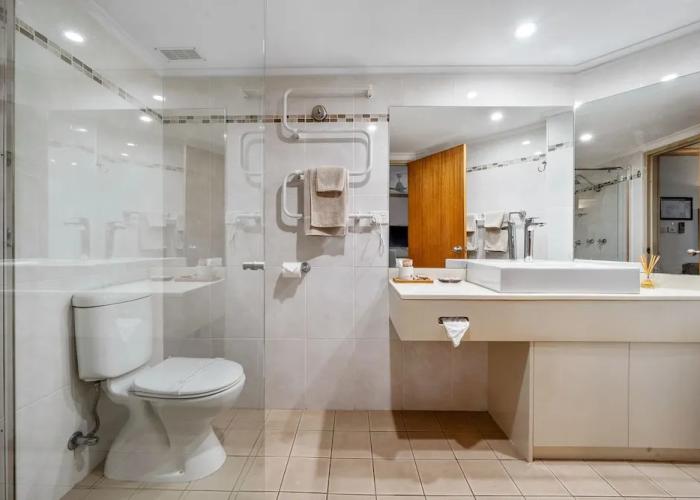 Oasis Inn Ulladulla - Guest 18 Years and Older