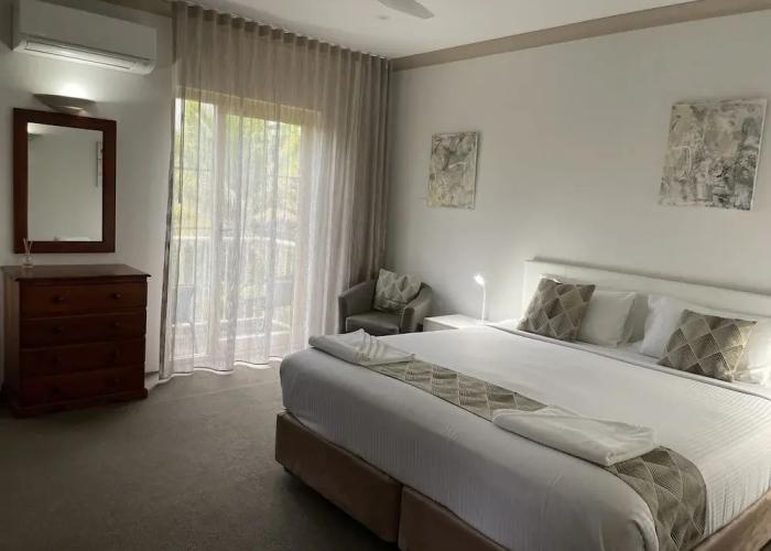 Oasis Inn Ulladulla - Guest 18 Years and Older