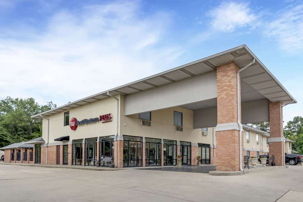 Best Western Plus Two Rivers Hotel & Suites