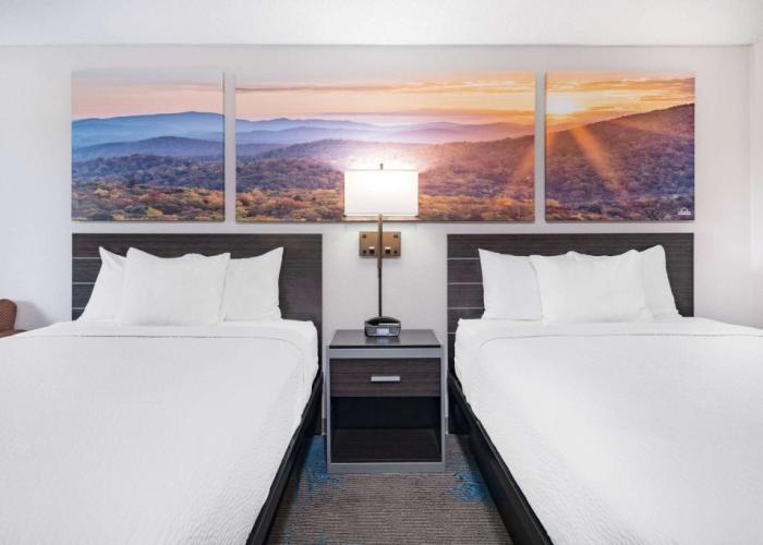 Days Inn by Wyndham Hamilton