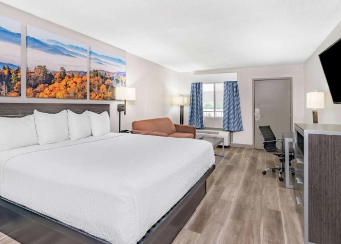 Days Inn by Wyndham Hamilton