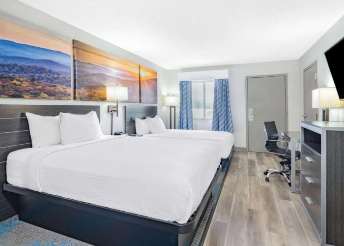 Days Inn by Wyndham Hamilton