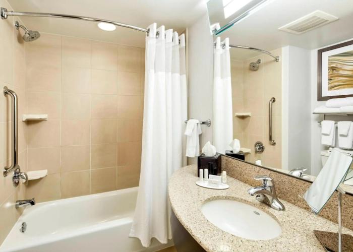 Courtyard by Marriott Hamilton