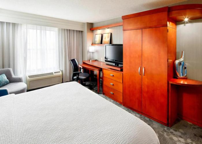 Courtyard by Marriott Hamilton