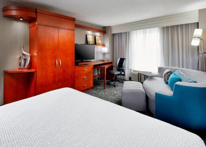 Courtyard by Marriott Hamilton