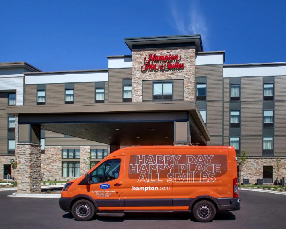Hampton Inn & Suites Milwaukee West