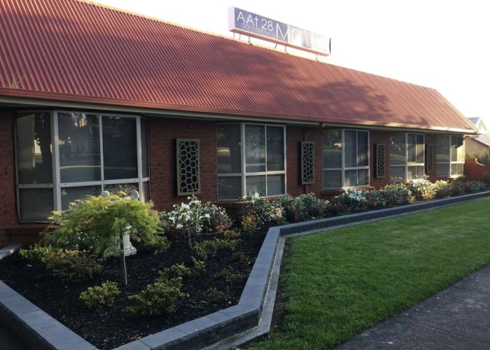 AAt 28 Goldsmith Motel