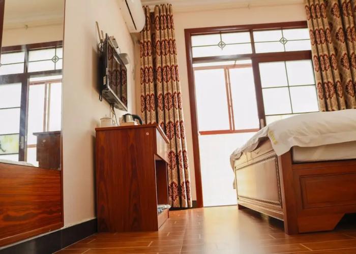 Celebrity  Apartment Hotel