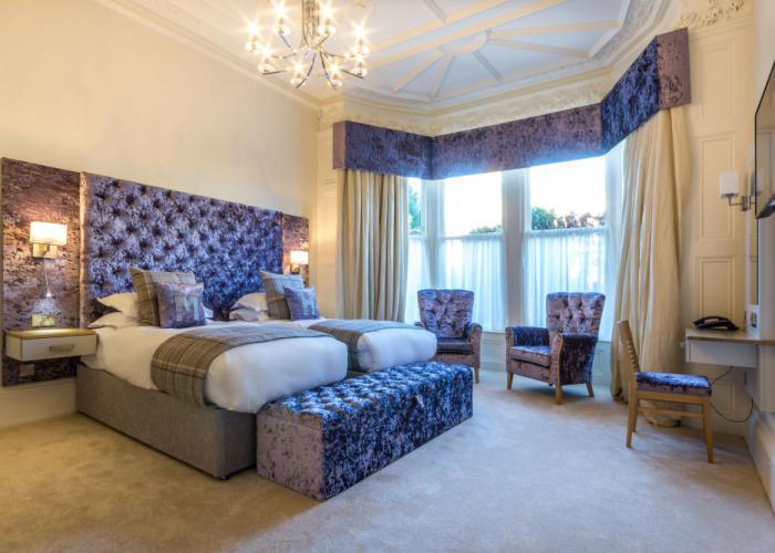 White Hart Hotel & Apartments
