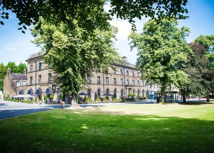 White Hart Hotel & Apartments