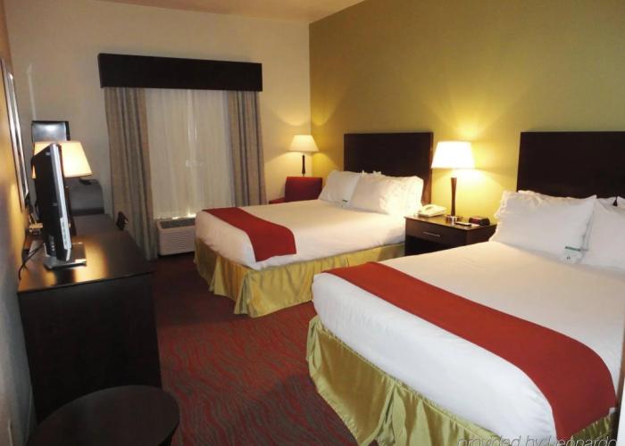 Holiday Inn Express Hotel & Suites Cullman by IHG