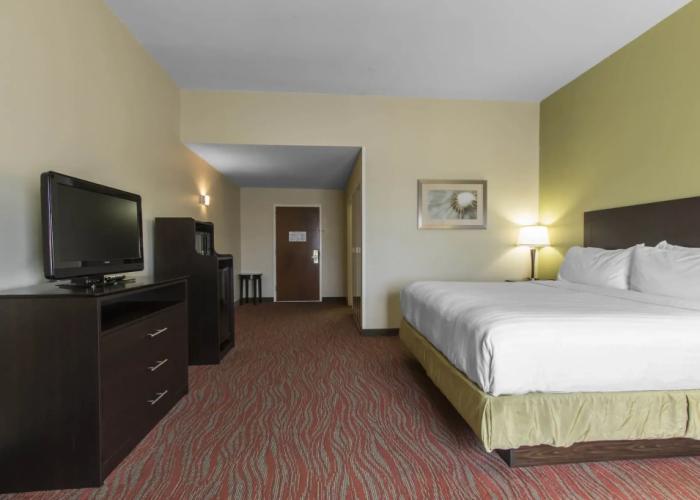 Holiday Inn Express Hotel & Suites Cullman by IHG