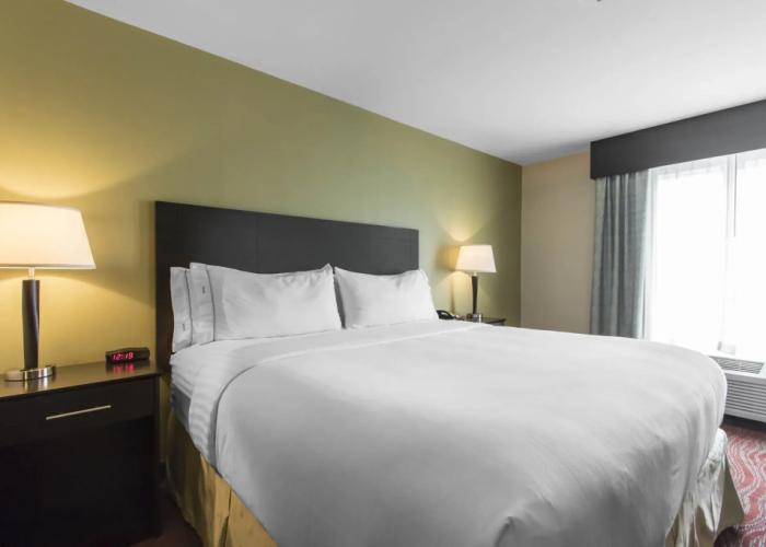 Holiday Inn Express Hotel & Suites Cullman by IHG