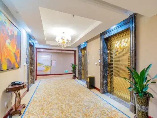 Hotel De Royce