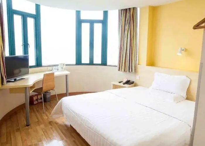 7Days Inn Chain Hotel (Shaoguan Fengcai Building Pedestrian Street)