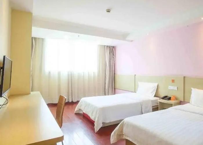 7Days Inn Chain Hotel (Shaoguan Fengcai Building Pedestrian Street)
