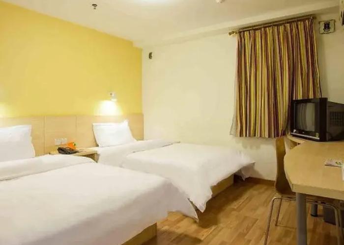 7Days Inn Chain Hotel (Shaoguan Fengcai Building Pedestrian Street)