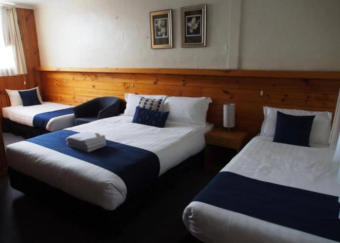Majestic Motel
