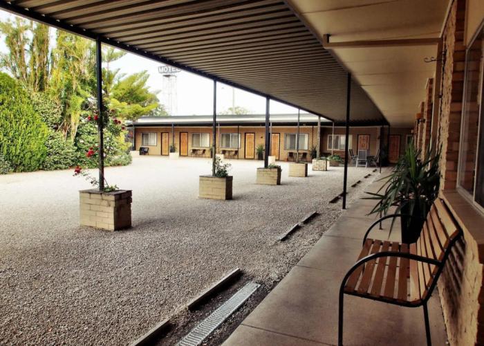 Majestic Motel