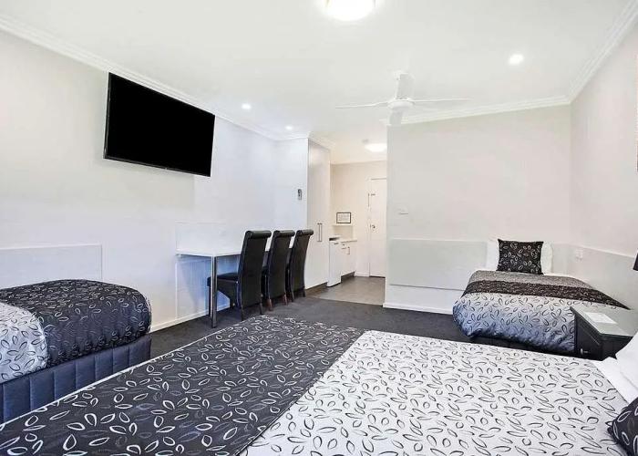 Comfort Inn May Park