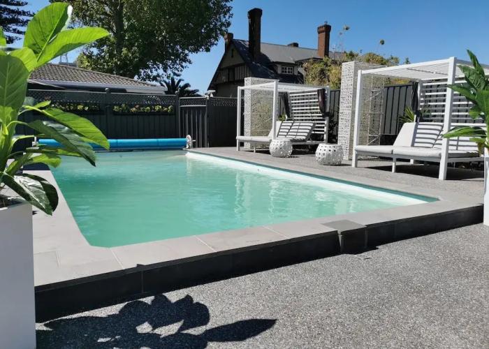 Townhouse Motor Inn