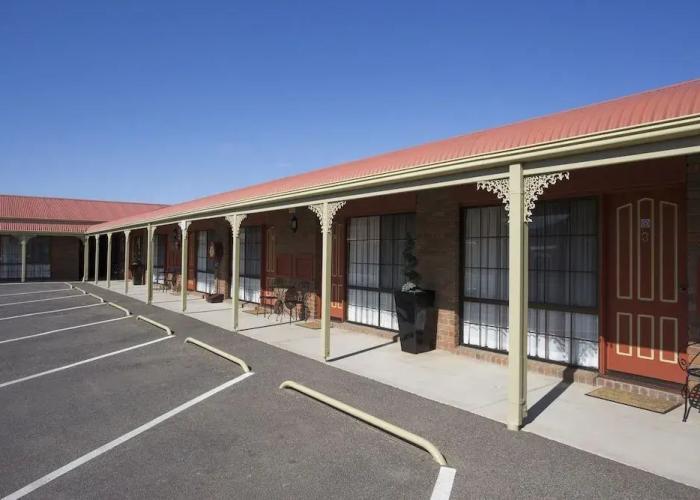 Country City Motor Inn