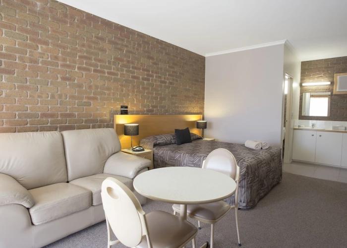 Country City Motor Inn