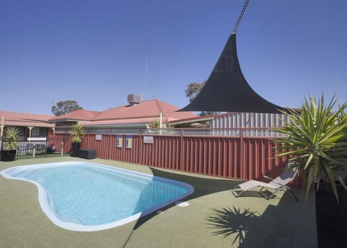 Country City Motor Inn
