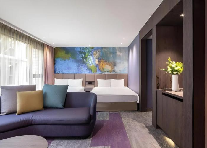 Lakeshore Hotel