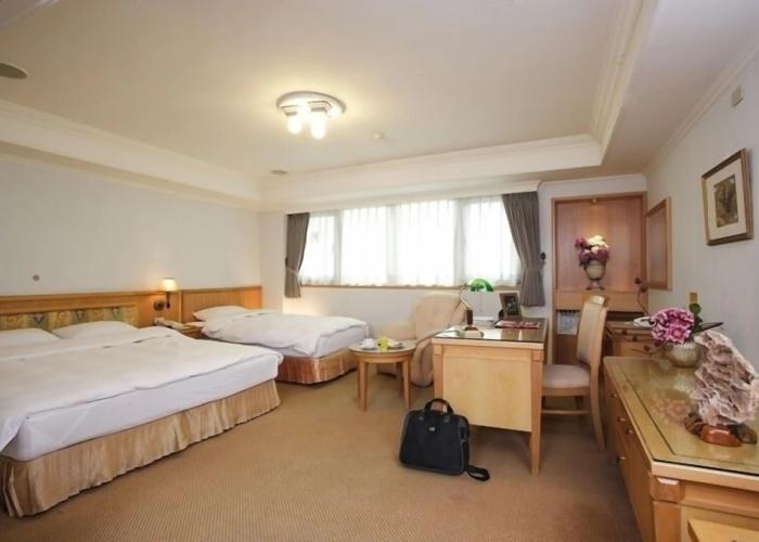 Kingdom Hotel