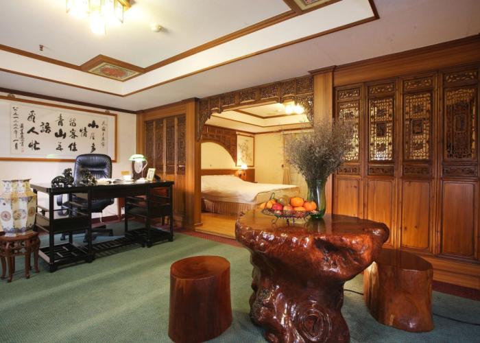 Kingdom Hotel