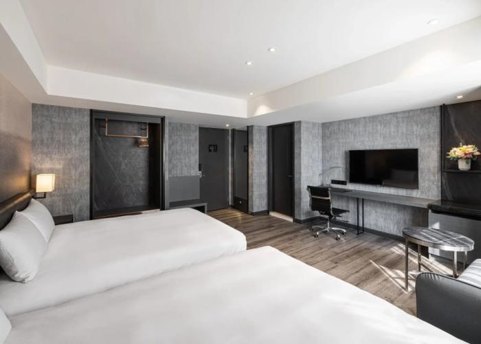Lakeshore Hotel Metropolis I