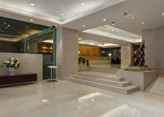 Lakeshore Hotel Metropolis I
