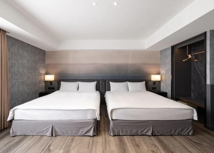 Lakeshore Hotel Metropolis I