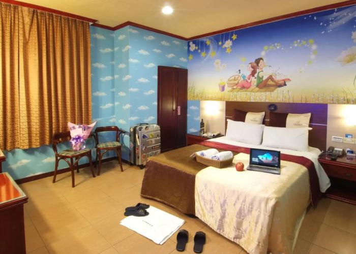Golden Swallow Hotel