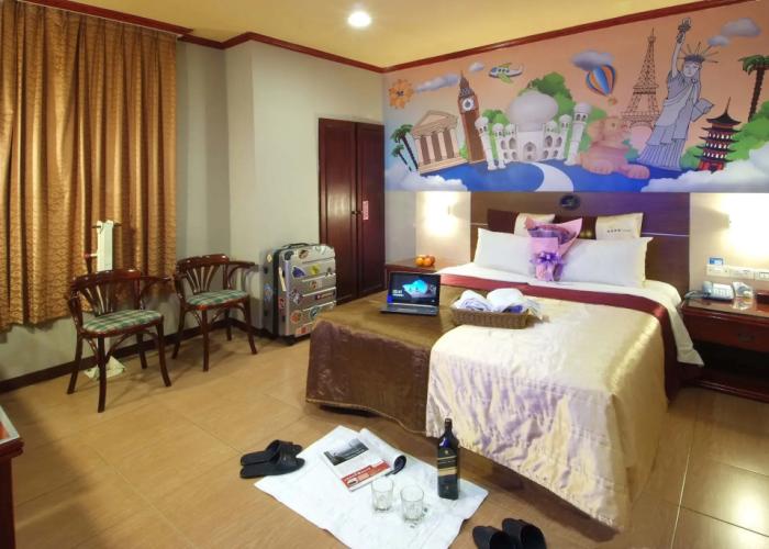 Golden Swallow Hotel