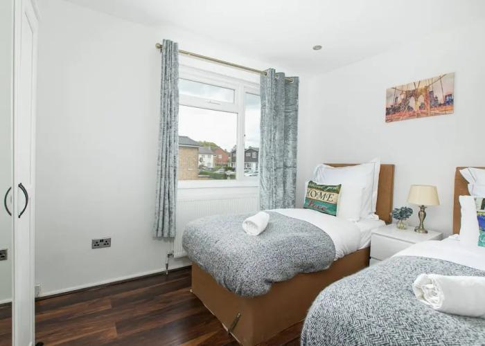 Skyvillion - 2bed House W Grdn&parking In Hatfield
